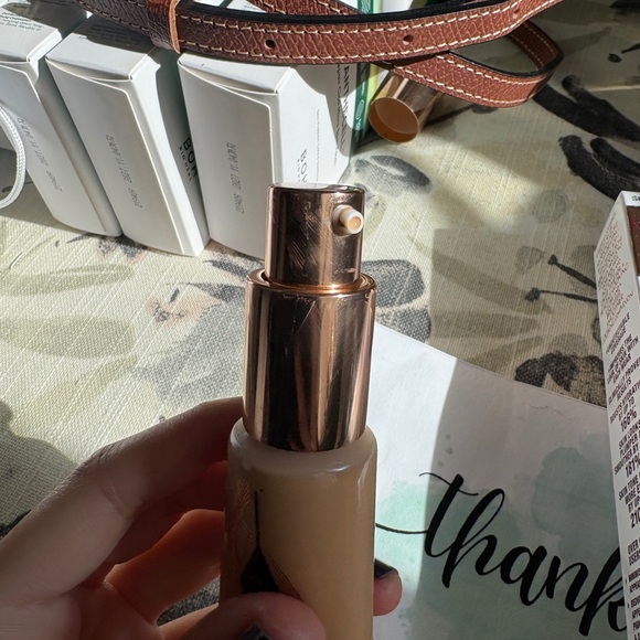 Charlotte Tilbury beautiful Skin Foundation - shade 6N - Picture 3 of 7